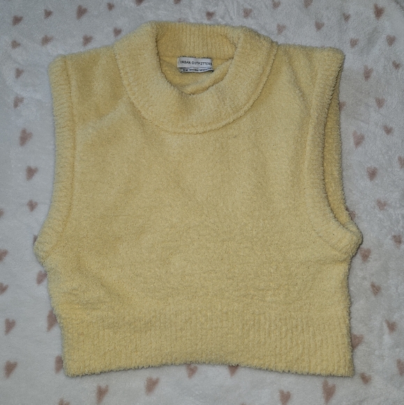 Urban Outfitters Crop Yellow Fuzzy - Picture 4 of 6
